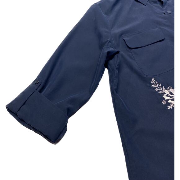 Express Button-Up Cotton Blend Shirt Women M Navy Blue White Embroidered Flowers - Picture 7 of 11